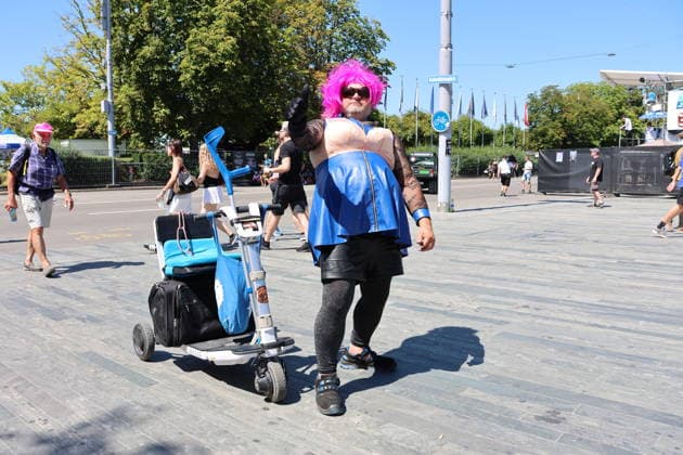 08.08.2026 Schweiz Zuerich 33. Street Parade.Bild ,Raver mit Elektromibild.