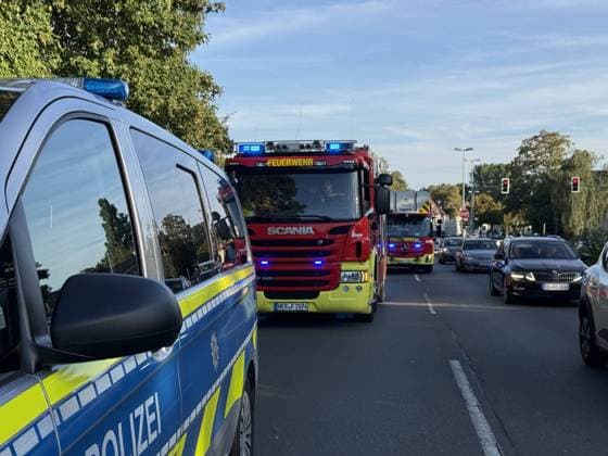 Brückenspringer mutmaßlich nach sprung nicht mehr aufgetaucht - Großeinsatz am Rhein-Herne Kanal - Nähe der Cranger Kirmes - Recklinghäuser Straßenbrücke 7aIMG: 0568841 Brückenspringer mutmaßlich nach sprung nicht mehr aufgetaucht - Großeinsatz am Rhein-Herne Kanal - Nähe der Cranger Kirmes - Recklinghäuser StraßenbrückeNordrhein-Westfalen, Herne Copyright: 7aktuell.dex xMarcxGruber 0568841 20260808_7a_express_20260808_9604_568841