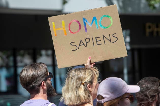Die Ruhrpride 2026 in Essen. 08.08.2026, EU, DEU, Deutschland, Nordrhein-Westfalen, Essen: Nach dem Anschlag in Berlin fand die Ruhr Pride bzw. der CSD unter dem inoffiziellen Motto Jetzt erst recht statt. Wie in den letzten Jahren zog die Demonstration vom Messeparkplatz in Rüttenscheid am Bahnhof vorbei zum Kennedyplatz in der Innenstadt. An der Spitze der Demonstration mit mehreren 1000 Personen stand der CDU-Oberbürgermeister Thomas Kufen. EU, DEU, Germany, North Rhine-Westphalia, Essen: Following the attack in Berlin, Ruhr Pride or the CSD took place under the unofficial slogan ˜Now more than ever™. As in previous years, the march set off from the exhibition centre car park in Rüttenscheid, passed the railway stat