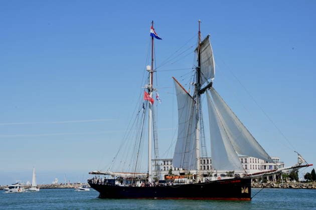 Segelschiffe Passagiere Warnemuende Ostsee 08.08.2026 Hafen 35 .Hanse Sail-Treffen von Segelschiffen und Schiffen Foto Warnemuende Ostsee