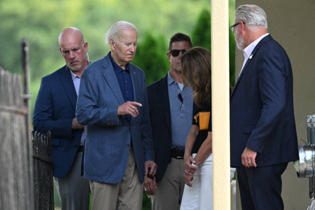 Biden Attends Church in Wilmington, DE Former United States President Joe Biden is seen talking with parishioners as he leaves mass at Saint Joseph on the Brandywine Church in Wilmington, Delaware, United States on Saturday, August 8, 2026. During an interview with the BBC, his son Hunter Biden recently revealed his father’s prostate cancer has spread and is very painful for the former President. Credit: Kyle Mazza CNP Wilmington Delaware United States of America EDITORIAL USE ONLY Copyright: xx KMZ_0931 KylexMazzax-xCNPx cnpphotos339038