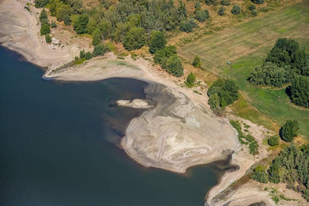 Luftbild, historisches Niedrigwasser am Rhein, Perrich, Wesel, Ruhrgebiet, Nordrhein-Westfalen, Deutschland !ACHTUNGxMINDESTHONORARx60xEURO!