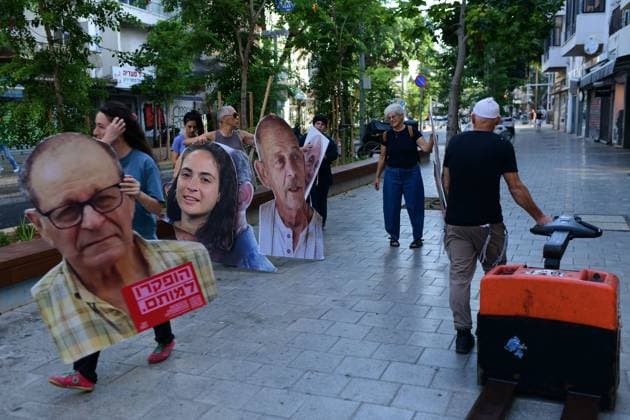 Activists Rally Outside Likud Headquarters in Tel Aviv TEL AVIV, Israel August 9, 2026: Activists demonstrate outside the headquarters of Israel™s ruling Likud party in Tel Aviv, calling for the establishment of a state commission of inquiry to investigate the circumstances and failures surrounding the October 7, 2023 attack. Demonstrators demand an official investigation into the events and the decisions made before and during the attack. Tel-Aviv Israel Copyright: x xTomerxNeubergx xJNAxPressx