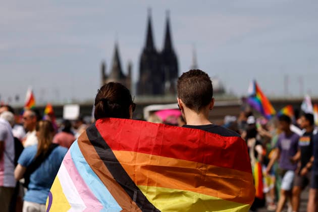 News Bilder des Tages Impression vom Kölner Queer March unter dem Motto Köln zeigt Solidarität, Köln zeigt Haltung , eine Solidaritäts-Demonstration nach dem islamistischen Anschlag auf den CSD in Berlin. (Themenbild, Symbolbild) Köln, 09.08.2026 NRW Deutschland Copyright: xChristophxHardtx
