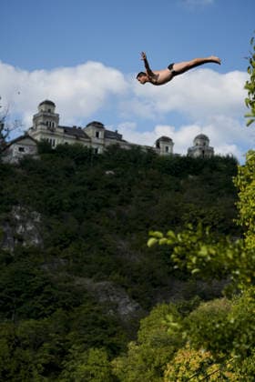 Bentbasa Cliff Diving 2026 in Sarajevo SARAJEVO, BOSNIA AND HERZEGOVINA - AUGUST 9: People jump during the 12th edition of the international Bentbasa Cliff Diving 2026 competition, which is held at Bentbasa, one of the most recognizable locations in Sarajevo, Bosnia and Herzegovina on August 9, 2026. Samir Jordamovic Anadolu Sarajevo Bosnia and Herzegovina. Editorial use only. Please get in touch for any other usage.  Copyright: x2026xAnadoluxSamirxJordamovicx