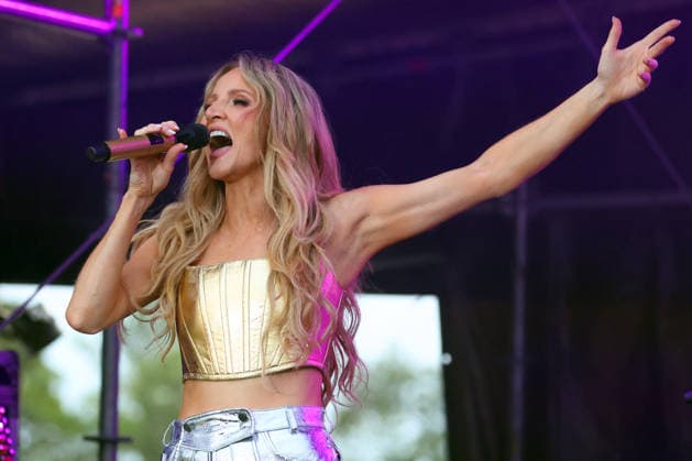 Konzert von Melissa Naschenweng beim Seebühnen Festival 2026 auf der Wilhelminenaue in Bayreuth
