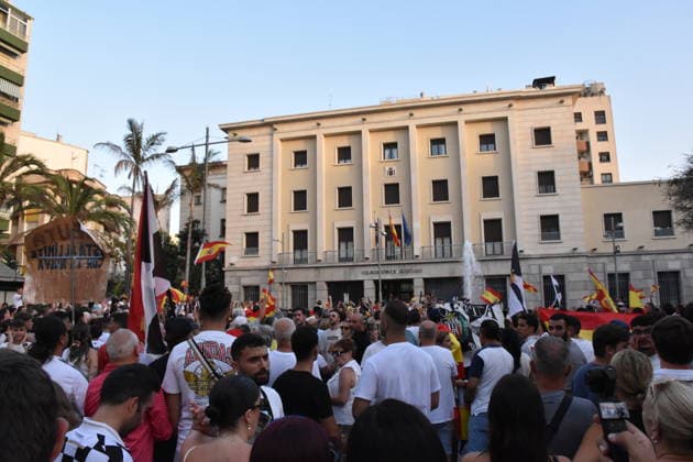 Rally in Ceuta to Demand Answers from Spain and Europe: Dozens of people gathered for a rally under the slogan Enough Is Enough—Ceuta Won’t Give Up, in front of the Government Delegation headquarters on August 9, 2026, in Ceuta, Spain. The demonstration, called by religious communities and neighborhood associations, brought together thousands of people this Sunday in Ceuta’s Plaza de la Constitución to demand action in response to the situation created by the mass arrival of migrants on July 30. The organizers estimate attendance at more than 10,000 people, while the National Police put the number at over 5,000. AUGUST 9, 2026 Gabriela Sardá Nún Ceuta, Ceuta, Spain Copyright: xGabrielaxSardaxNunezx 7707577