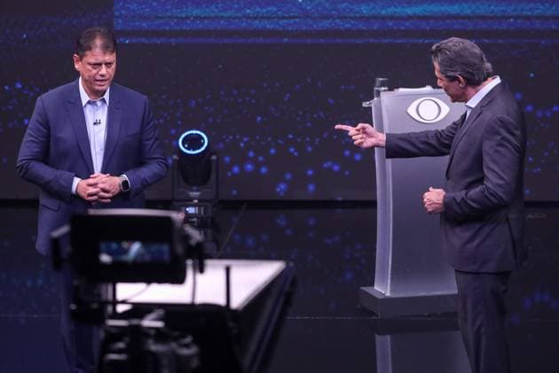 Fernando Haddad and Tarcisio de Freitas face off in the first Band debate. Sao Paulo, SP. 09.08.2026 - Debate-SP - PT candidate for governor of Sao Paulo, Fernando Haddad, and the current governor and Republican candidate for re-election, Tarcisio de Freitas, participate in the first election debate promoted by TV Bandeirantes, at the station s studio, in the Morumbi neighborhood, south of Sao Paulo, on the evening of Sunday, August 9, 2026.(Foto: Marina Uezima Brazil Photo Press Brazil Photo Press) INTERNATIONAL Sao Paulo Sao Paulo Brasil Copyright: xMarinaxUezimax
