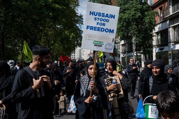 August 9, 2026, London, England, United Kingdom: Shia Muslims take part in the annual Arbaeen procession in Marble Arch in London, Britain, on August 9, 2026. Arbaeen marks the 40th day after the martyrdom of Imam Hussein, the grandson of the Prophet Muhammad. London United Kingdom  - ZUMAk172 20260809_zip_k172_045 Copyright: xThomasxKrychx
