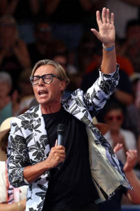 Rust, Deutschland 9.08.2026: Immer wieder Sonntags im Europa-Park Rust - 9.08.2026 Im Bild: Hansy Vogt auf der Bühne. Europapark Rust Baden Württemberg Copyright: xFotostandx xHettichx