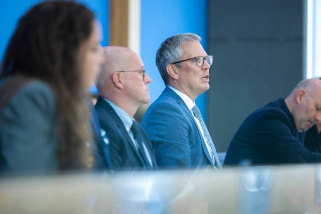 regierungspressekonferenz Deutschland, Berlin am 10. August 2026: Sebastian Hille, Stellvertretender Sprecher der Bundesregierung stellt sich der Presse in dem Saal der Bundespressekonferenz.
