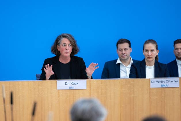 regierungspressekonferenz Deutschland, Berlin am 10. August 2026: Dr. Sonja Kock, Stellvertretende Leiterin des Pressereferats (BMI) stellt sich in der Bundespressekonferenz den Fragen der Presse.