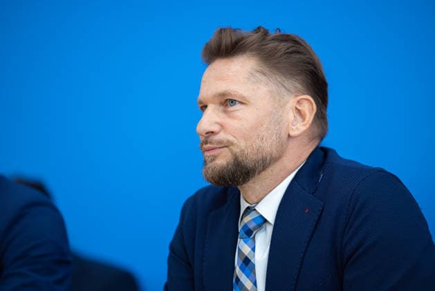 regierungspressekonferenz Deutschland, Berlin am 10. August 2026: Stephan Gabriel Haufe, Pressesprecher der Umweltministerium (BMUKN) stellt sich in der Bundespressekonferenz den Fragen der Presse