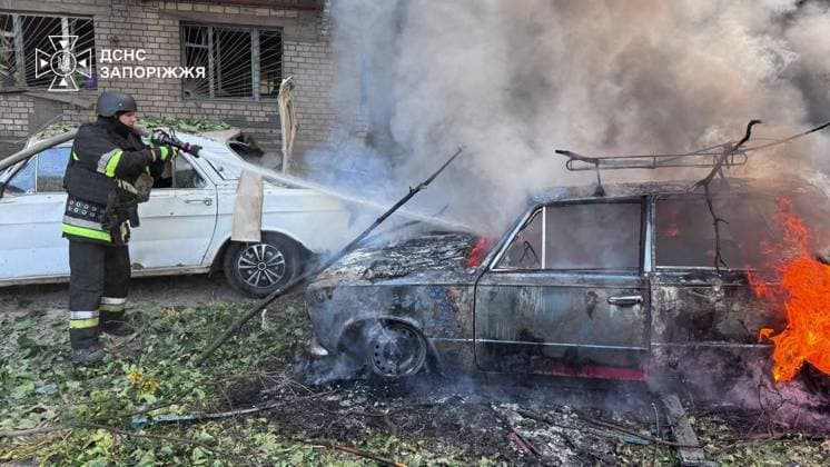 Four injured, including child, in Russian airstrikes on Zaporizhzhia ZAPORIZHZHIA, UKRAINE - AUGUST 10: (----EDITORIAL USE ONLY - MANDATORY CREDIT - STATE EMERGENCY SERVICE OF UKRAINE HANDOUT - NO MARKETING NO ADVERTISING CAMPAIGNS - DISTRIBUTED AS A SERVICE TO CLIENTS----) Emergency crews work at the scene following Russian airstrikes in Zaporizhzhia, Ukraine, on August 10, 2026. Four people, including a child, were injured in the strikes, which sparked fires on the roof of a five-story residential building and in four passenger cars. Several multi-story residential buildings, non-residential structures and more than 10 vehicles were damaged by the blast wave and shrapnel. Rescuers extinguished all fires. State Emergency Service of Ukr Copyright: x2026xAnadoluxStatexEmergencyxServicexofxUkrainex xHandoutx