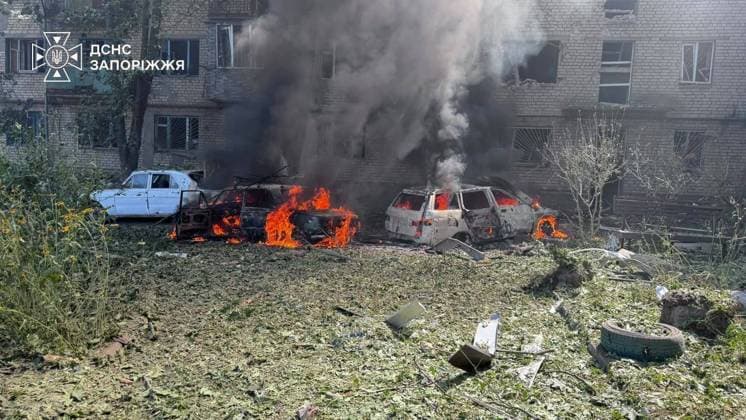 Four injured, including child, in Russian airstrikes on Zaporizhzhia ZAPORIZHZHIA, UKRAINE - AUGUST 10: (----EDITORIAL USE ONLY - MANDATORY CREDIT - STATE EMERGENCY SERVICE OF UKRAINE HANDOUT - NO MARKETING NO ADVERTISING CAMPAIGNS - DISTRIBUTED AS A SERVICE TO CLIENTS----) Emergency crews work at the scene following Russian airstrikes in Zaporizhzhia, Ukraine, on August 10, 2026. Four people, including a child, were injured in the strikes, which sparked fires on the roof of a five-story residential building and in four passenger cars. Several multi-story residential buildings, non-residential structures and more than 10 vehicles were damaged by the blast wave and shrapnel. Rescuers extinguished all fires. State Emergency Service of Ukr Copyright: x2026xAnadoluxStatexEmergencyxServicexofxUkrainex xHandoutx
