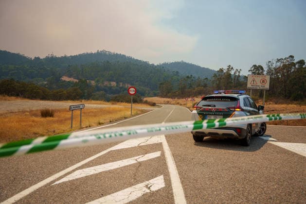 The Seville municipality of El Madrono has been evacuated due to the spread of the wildfire in Niebla, Huelva. The Civil Guard has closed the access road to El Madrono due to the wildfire in Niebla, Huelva. August 10, 2028, in El Madrono, Seville, Andalusia, Spain An evacuation order has been issued for the Seville municipality of El Madrono and its four hamlets due to the spread of the wildfire that broke out in Niebla, Huelva. The Forward Command Post has estimated that 286 people have been affected across the municipality and its four hamlets. AUGUST 10, 2026 Francisco J El Madrono, Seville, Andalusia, El Madrono, Seville, Andalusia, Spain  Copyright: xFranciscoxJ.xOlmox 7708731