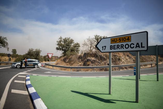 Aerial resources resume operations at the Niebla, Huelva, wildfire; Access road to Berrocal, Huelva, closed due to the Niebla, Huelva, wildfire. August 10, 2026, in Niebla, Huelva, Andalusia, Spain EMA Infoca’s aerial crews are already working this Monday morning to extinguish the wildfire that broke out last Thursday in Niebla, Huelva, following a night during which the operation managed to reestablish its defensive strategy against the northern flank of the fire. As of 9:two light amphibious aircraft and one heavy helicopter have been in operation, although more of these resources are expected to join the effort starting at 9:30 a.m., and therefore, the forecast is that the total will reach 26. This past Sunday, August 10, 2026, Niebla,  Copyright: xClaraxCarrascox 7708820
