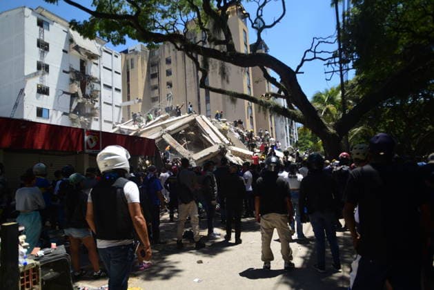 111 killed, 87 injured as magnitude 7.4 earthquake strikes Colombia CALI, COLOMBIA - AUGUST 10: Emergency crews carry out search, rescue and evacuation operations across Cali after a magnitude 7.4 earthquake struck western Colombia, on August 10, 2026 in Cali, Colombia. Preliminary reports indicate that several structures collapsed, buildings and roads were damaged, and some public services were temporarily disrupted. Hospitals activated emergency plans to treat the injured, while technical teams began assessing damaged buildings as authorities warned residents to avoid unsafe structures and remain alert for aftershocks. Edwin Rodriguez Pipicano Anadolu Cali Colombia. Editorial use only. Please get in touch for any other usage.  Copyright: x2026xAnadoluxEdwinxRodriguezxPipicanox