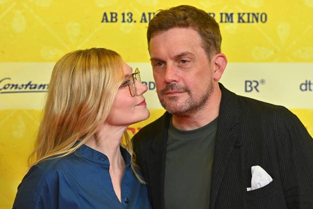 Johanna Christine GEHLEN (Schauspielerin), Sebastian BEZZEL (Schauspieler). Weltpremiere STECKERLFISCHFIASKO am 10.08.20226 im Mathaeser Kino in Muenchen. Roter Teppich,Red Carpet.