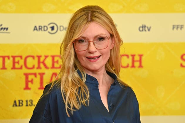 Johanna Christine GEHLEN (Schauspielerin), Einzelbild,angeschnittenes Einzelmotiv,Portraet,Portrait,Porträt. Weltpremiere STECKERLFISCHFIASKO am 10.08.20226 im Mathaeser Kino in Muenchen. Roter Teppich,Red Carpet.