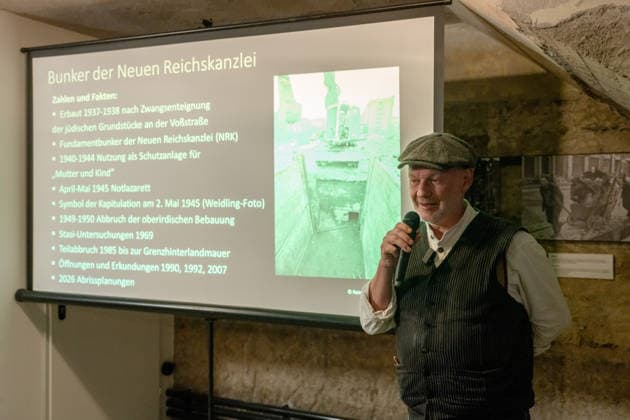 Erhalt des Großen Bunkers der Neuen Reichskanzlei, Präsentation Berlin, Verein Berliner Unterwelten, Unterirdische Ausstellungsräume des Vereins, Am Zeughaus, Dietmar Arnold, Vorsitzender, für den Erhalt des Großen Bunkers der Neuen Reichskanzlei, Präsentation, Pressekonferenz Berlin Berlin GER