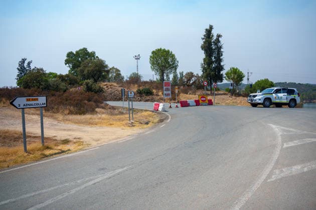 More than 500 personnel are fighting the wildfire in Niebla, Huelva. The access road has been cut off due to the wildfire in Niebla, Huelva, in the town of Aznalcóllar, with the flames spreading into the province of Seville. August 11, 2026, in Niebla, Huelva, Andalusia, Spain. More than 500 personnel from the Military Emergency Unit (UME) and the Civil Guard are now participating in efforts to extinguish the forest fire in Niebla, Huelva, following a further expansion of the human and material resources allocated to this operation. Additionally, the UME has added four new bulldozers that will be deployed throughout Tuesday, primarily for use in the rear area. AUGUST 11, 2026 Francisco J Niebla, Huelva, Andalusia, Spain Niebla, Huelva, And Copyright: xFranciscoxJ.xOlmox 7709936