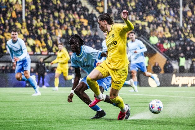 %items a soccer game between Norwegian FK Bodo Glimt and Belgian Royale Union Saint-Gilloise in Bodo, Norway, on %datetext, the return leg in the third qualifying round for the UEFA Champions League tournament. %photographer  BrunoxFahy 183181789