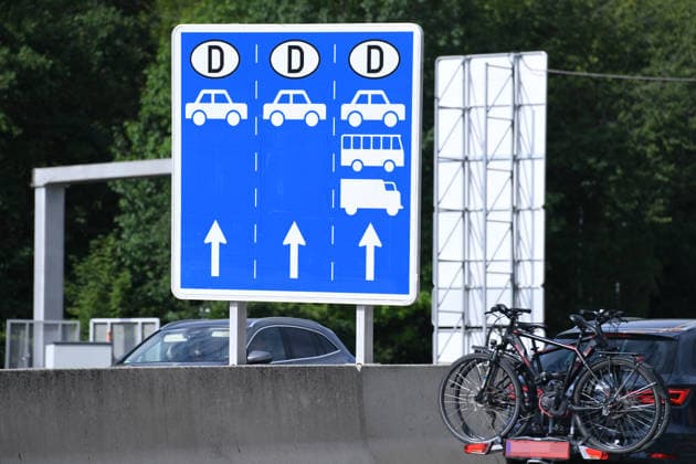 Grenzkontrollen an der deutsch-österreichischen Grenze am 11.08.2026 am Grenzübergang Walserberg Grenzkontrollen der Bayerischen Bereitschaftspolizei und Bundespolizei am 11.08.2026 an der deutsch-österreichischen Grenze am Grenzübergang Walserberg.
