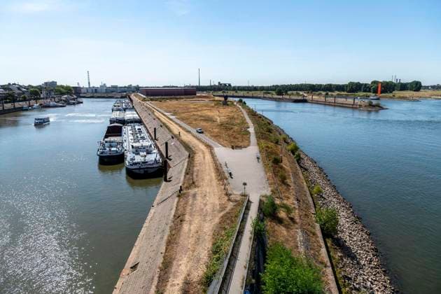 Pegel Ruhrort: Laut Vorhersage 1,33 m - der bisherige historische Tiefststand liegt bei 1,53. 12.08.2026 Duisburg ** NUR FÜR REDAKTIONELLE ZWECKE ** EDITORIAL USE ONLY **<p>Pegel Ruhrort: Laut Vorhersage 1,33 m - der bisherige historische Tiefststand liegt bei 1,53. 12.08.2026 Duisburg Deutschland NRW Duisburg Copyright: DanielxAttia