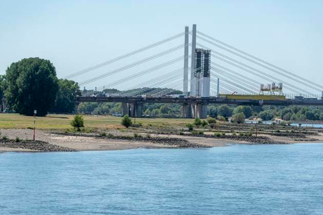 Pegel Ruhrort: Laut Vorhersage 1,33 m - der bisherige historische Tiefststand liegt bei 1,53. 12.08.2026 Duisburg ** NUR FÜR REDAKTIONELLE ZWECKE ** EDITORIAL USE ONLY **<p>Pegel Ruhrort: Laut Vorhersage 1,33 m - der bisherige historische Tiefststand liegt bei 1,53. 12.08.2026 Duisburg Deutschland NRW Duisburg Copyright: DanielxAttia