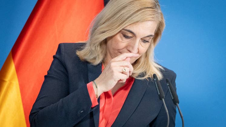 Nina Warken, Bundesministerin für besondere Aufgaben, Chefin des Bundeskanzleramtes und Beauftragte der Bundesregierung für die Nachrichtendienste des Bundes, während der Pressekonferenz im Kanzleramt;Pressekonferenz zur Reform des Rechts der Nachrichtendienste im Bundeskanzleramt, Berlin Berlin Deutschland Bundeskanzleramt