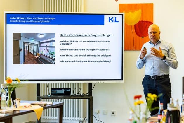 Laumann im Alfred-Delp-Haus ** NUR FÜR REDAKTIONELLE ZWECKE ** EDITORIAL USE ONLY **<p>Gesundheitsminister Laumann besucht am Mittwoch, den 12.08.2026 die Senioreneinrichtung Alfred-Delp-Haus in Dinslaken. Es geht um Klimatisierung. Markus Tenbusch von K&amp;L erklärt das Konzept. Deutschland NRW Dinslaken Copyright: ErwinxPottgiesser