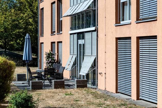 Laumann im Alfred-Delp-Haus ** NUR FÜR REDAKTIONELLE ZWECKE ** EDITORIAL USE ONLY **<p>Gesundheitsminister Laumann besucht am Mittwoch, den 12.08.2026 die Senioreneinrichtung Alfred-Delp-Haus in Dinslaken. Es geht um Klimatisierung. Das Beschattungskonzept. Deutschland NRW Dinslaken Copyright: ErwinxPottgiesser