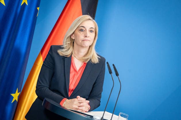 Nina Warken, Bundesministerin für besondere Aufgaben, Chefin des Bundeskanzleramtes und Beauftragte der Bundesregierung für die Nachrichtendienste des Bundes, während der Pressekonferenz im Kanzleramt;Pressekonferenz zur Reform des Rechts der Nachrichtendienste im Bundeskanzleramt, Berlin Berlin Deutschland Bundeskanzleramt