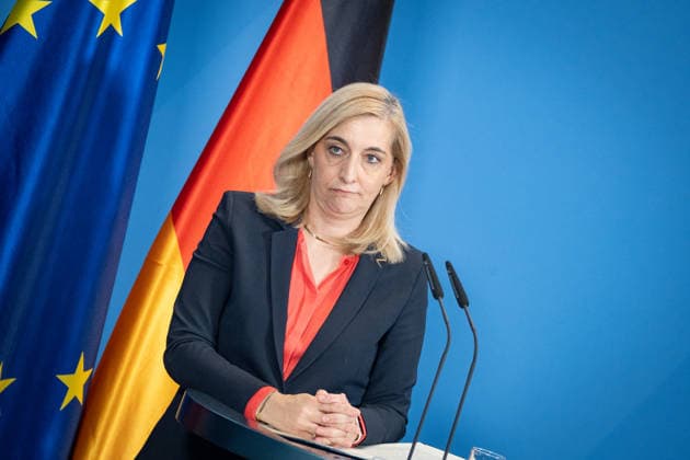 Nina Warken, Bundesministerin für besondere Aufgaben, Chefin des Bundeskanzleramtes und Beauftragte der Bundesregierung für die Nachrichtendienste des Bundes, während der Pressekonferenz im Kanzleramt;Pressekonferenz zur Reform des Rechts der Nachrichtendienste im Bundeskanzleramt, Berlin Berlin Deutschland Bundeskanzleramt