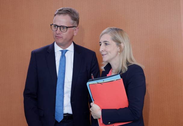 Dr. Carsten Linnemann, Bundesminister für Gesundheit , Nina Warken, Bundesministerin für besondere Aufgaben Chefin des Bundeskanzleramtes., Deutschland, Berlin, Bundeskanzleramt, Das Bundeskabinett befasst sich in seiner 55. Sitzung am 12. August 2026 unter anderem mit dem Gesetzentwurf zur Einführung einer Frühstartrente.