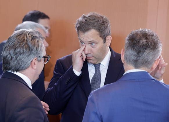 Lars Klingbeil (SPD, Bundesminister der Finanzen, Vizekanzler und SPD-Bundesvorsitzender, Deutschland, Berlin, Bundeskanzleramt, Das Bundeskabinett befasst sich in seiner 55. Sitzung am 12. August 2026 unter anderem mit dem Gesetzentwurf zur Einführung einer Frühstartrente.