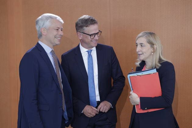 Steffen Bilger, Bundesminister für Verkehr , Dr. Carsten Linnemann, Bundesminister für Gesundheit , Nina Warken, Bundesministerin für besondere Aufgaben Chefin des Bundeskanzleramtes, Deutschland, Berlin, Bundeskanzleramt, Das Bundeskabinett befasst sich in seiner 55. Sitzung am 12. August 2026 unter anderem mit dem Gesetzentwurf zur Einführung einer Frühstartrente.