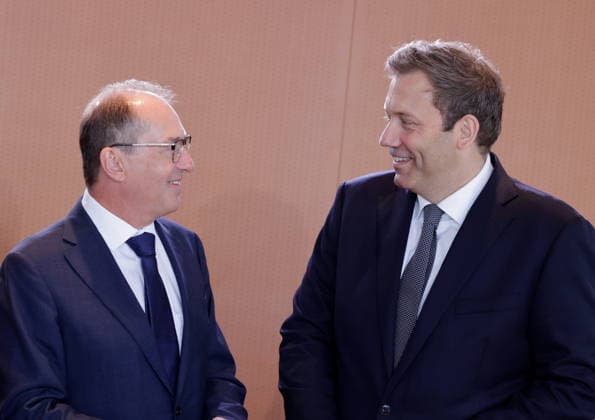 Alexander Dobrindt (CSU), Bundesinnenminister, Lars Klingbeil (SPD, Bundesminister der Finanzen, Vizekanzler und SPD-Bundesvorsitzender, Deutschland, Berlin, Bundeskanzleramt, Das Bundeskabinett befasst sich in seiner 55. Sitzung am 12. August 2026 unter anderem mit dem Gesetzentwurf zur Einführung einer Frühstartrente.