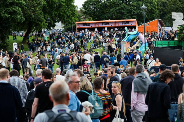 oya 2026 Oslo 20260812. Folk pa oyafestivalen. Verdensstjerner og ny norsk musikk i Toyenparken i Oslo. Foto: Geir Olsen NTB Oslo Norge UaUhgAcVsV8 EDITORIAL USE ONLY Ref:_ENTUaUhgAcVsV8.jpg Copyright: xGeirxOlsenx xNTBx