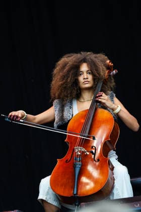 oya 2026 Oslo 20260812. Annahstasia spiller Amerikansk folkemusikk pa oyafestivalen i Toyenparken i Oslo. Foto: Geir Olsen NTB Oslo Norge IdLYN-5GR2c EDITORIAL USE ONLY Ref:_ENTIdLYN-5GR2c.jpg Copyright: xGeirxOlsenx xNTBx