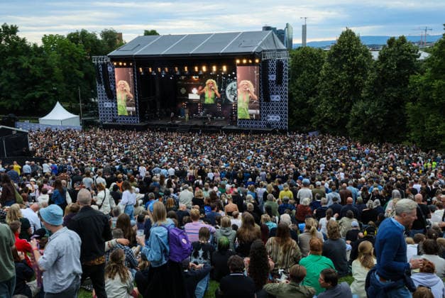 oya 2026 Oslo 20260812. Folk pa oyafestivalen. Her spiller Amyl and the Sniffers australsk pubrock og punk i Toyenparken i Oslo. Foto: Geir Olsen NTB Oslo Norge oBgejGMnd18 EDITORIAL USE ONLY Ref:_ENToBgejGMnd18.jpg Copyright: xGeirxOlsenx xNTBx