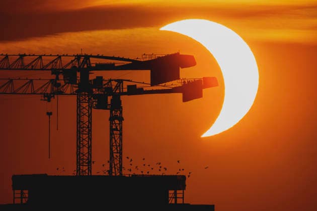 Partielle Sonnenfinsternis, aufgenommen in Berlin, 12.08.2026. Berlin Deutschland Copyright: xFlorianxGaertnerx