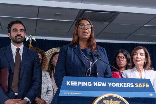 August 12, 2026, New York, New York, USA: Attorney General Letitia James speaks during joint press briefing with Mayor Zohran Mamdani, Governor Kathy Hochul and elected officials and activists standing up to Federal ICE overreach at Governor s office in New York, NY on August 12, 2026. New York USA  - ZUMAr339 20260812_znp_r339_030 Copyright: xLevxRadinx