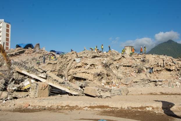 Recovery Efforts Continue in Earthquake-Ravaged La Guaira LA GUAIRA, VENEZUELA AUGUST 12, 2026: Residents continue moving through earthquake-damaged neighborhoods in Tanaguarena, Los Corales and Catia La Mar, where destroyed roads, collapsed buildings and debris continue to disrupt daily life 49 days after the twin earthquakes struck Venezuela s central coast. With public transportation limited, residents walk through rubble and around heavy machinery to reach different parts of the affected areas, while many continue searching for drinking water as recovery and debris removal operations remain underway. Estado la guaira Venezuela (Bolivarian Republic of) Copyright: x xFranyerxNievesx(Babel)x xJNAxPressx