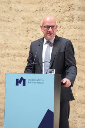 Gedenkveranstaltung 65. Jahrestag des Berliner Mauerbaus Kai Wegener (Regierender Buergermeister Berlin) im Portrait bei seiner Rede im Rahmen der Gedenkveranstaltung zum 65. Jahrestag des Berliner Mauerbaus, Berlin, 13.08.2026 Berlin Berlin Deutschland