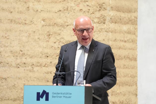 Gedenkveranstaltung 65. Jahrestag des Berliner Mauerbaus Kai Wegener bei Ihrer Rede im Rahmen der Gedenkveranstaltung zum 65. Jahrestag des Berliner Mauerbaus, Berlin, 13.08.2026 Berlin Berlin Deutschland
