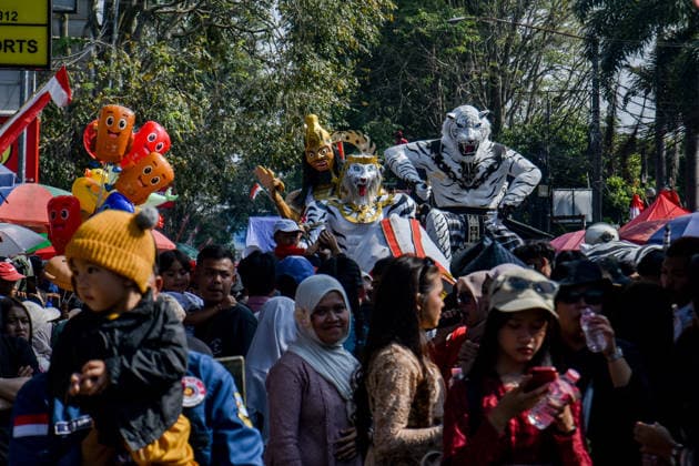 August 13, 2026, West Bandung Regency, West Java, Indonesia: Participants take part a carnival commemorating the 81st anniversary of the Indonesia s independence in Lembang, West Bandung Regency, Indonesia. The carnival, which was held to celebrate the 81st anniversary of the Republic of Indonesia s independence, the carnival drew thousands of villagers who showcased costume and cultural parades as well as traditional attire. West Bandung Regency Indonesia - ZUMAr272 20260813_zip_r272_002 Copyright: xDimasxRachmatsyahx