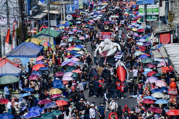 August 13, 2026, West Bandung Regency, West Java, Indonesia: Participants take part in a carnival commemorating the 81st anniversary of the Indonesia s independence in Lembang, West Bandung Regency, Indonesia. The carnival, which was held to celebrate the 81st anniversary of the Republic of Indonesia s independence, the carnival drew thousands of villagers who showcased costume and cultural parades as well as traditional attire. West Bandung Regency Indonesia - ZUMAr272 20260813_zip_r272_023 Copyright: xDimasxRachmatsyahx