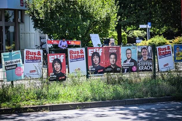 Wahlkampf in Berlin ** NUR FÜR REDAKTIONELLE ZWECKE ** EDITORIAL USE ONLY **<p>Wahlplakate zur Wahl des Abgeordnetenhauses in Berlin sind an der Johannisthaler Chaussee aufgehängt, fotografiert am 13.08.2026 in Berlin. Berlin Berlin Berlin Copyright: MaurizioxGambarini